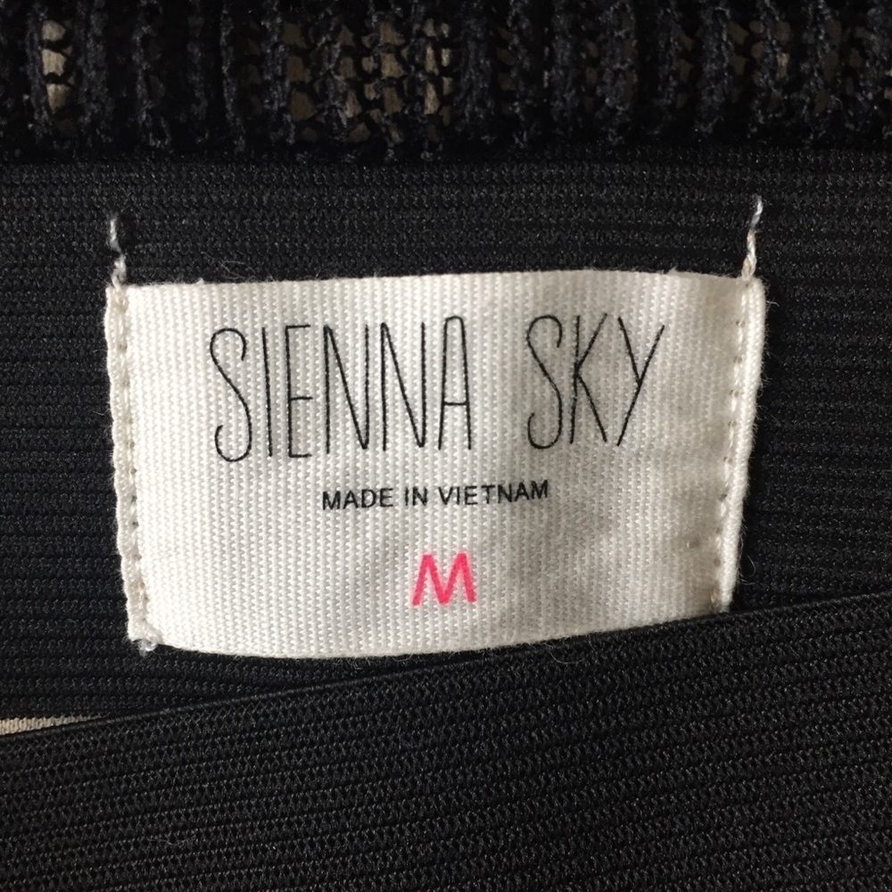 Sienna Sky Sheer Skirt Black Lace Size M - Picture 7 of 8